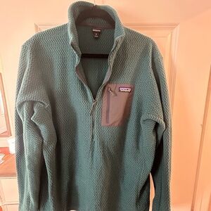 Patagonia Men's Green Sweater